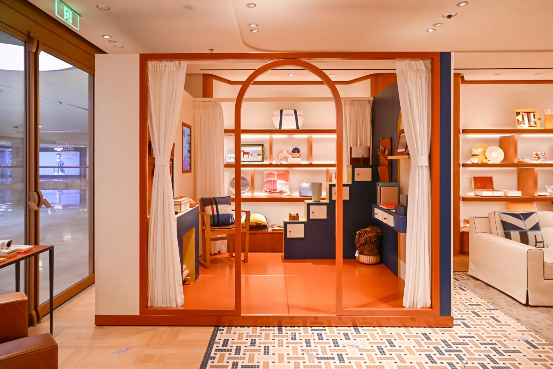 Hermès — The Keys / Les Clés de la Maison